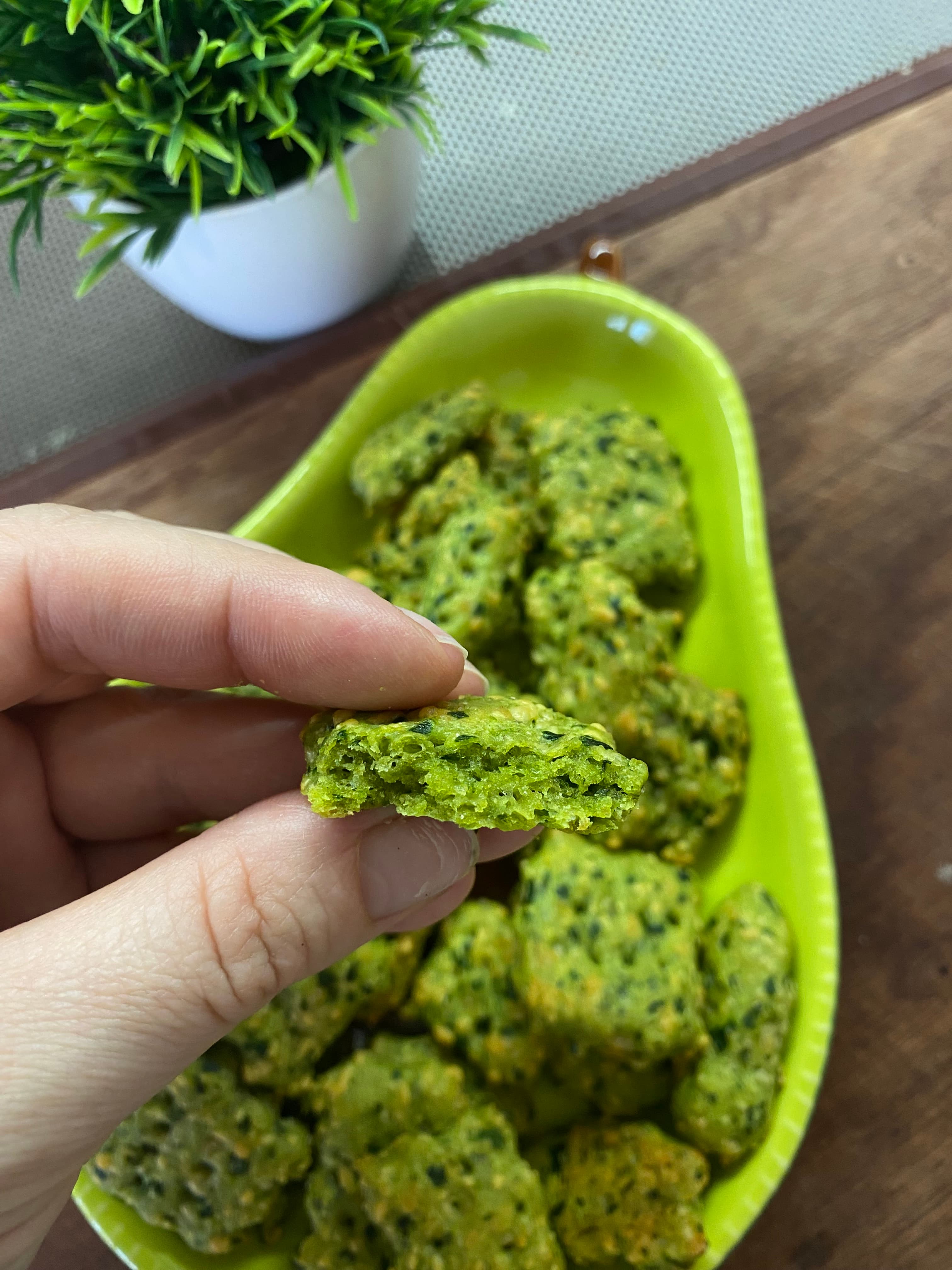Green Cracker